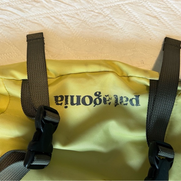 Patagonia Bag Atom 8L Yellow Sling Waist Snap Cross Body Backpack - Picture 9 of 9